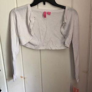 Classic Cropped Cardigan with Pearl Button Closure